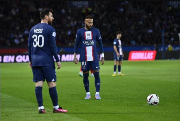 合乐足球赛事数据：球王梅西回归再次攻入关键球，大巴黎2-0完胜昂热